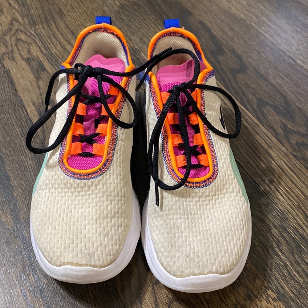 Womens Nike sneakers